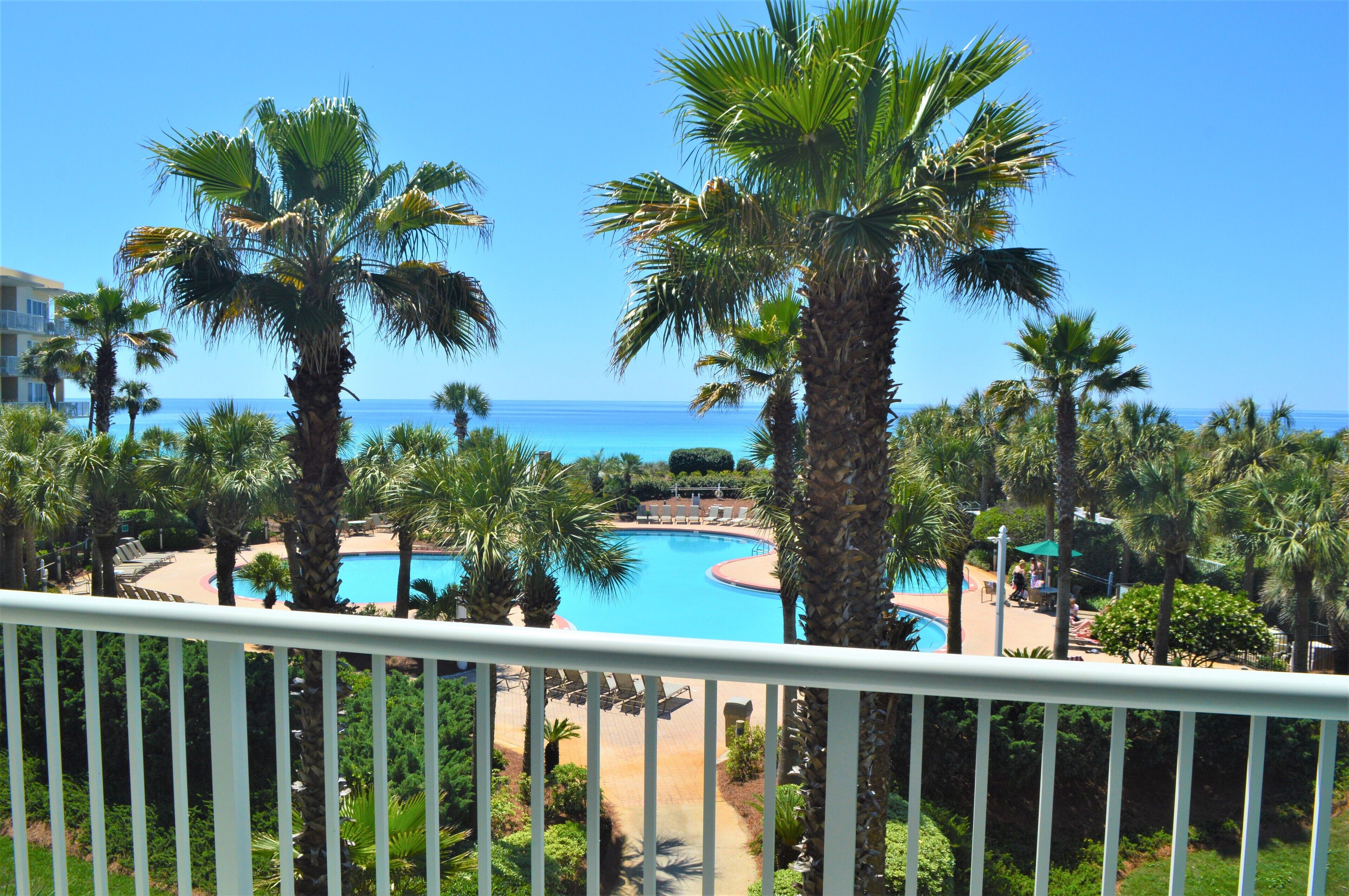 Book now for 2025. Great Beach View!! Beach Frontage! Free Beach Service!! #214