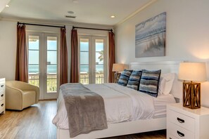 10 bedrooms, iron/ironing board, internet, bed sheets - 'Belle Mer'~ OCEAN FRONT, PRIVATE POOL, HOT TUB, ELEVATOR (Isle of Palms)