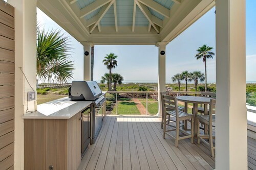 Heinäkuu Alennukset! "Belle Mer" ~ OCEAN FRONT, PRIVATE POOL, HOT TUB, ELEVATOR, BOARDWALK!