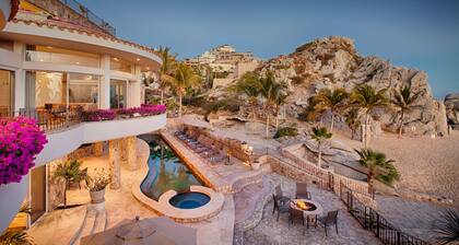 Henkeäsalpaava rantahotelli 5 makuuhuoneen kiinteistö, jossa on paikan päällä toimiva tiimi ja seitsemäs yö ilmaiseksi *!