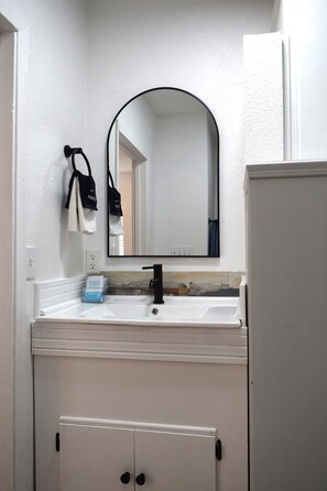 Douche, serviettes fournies