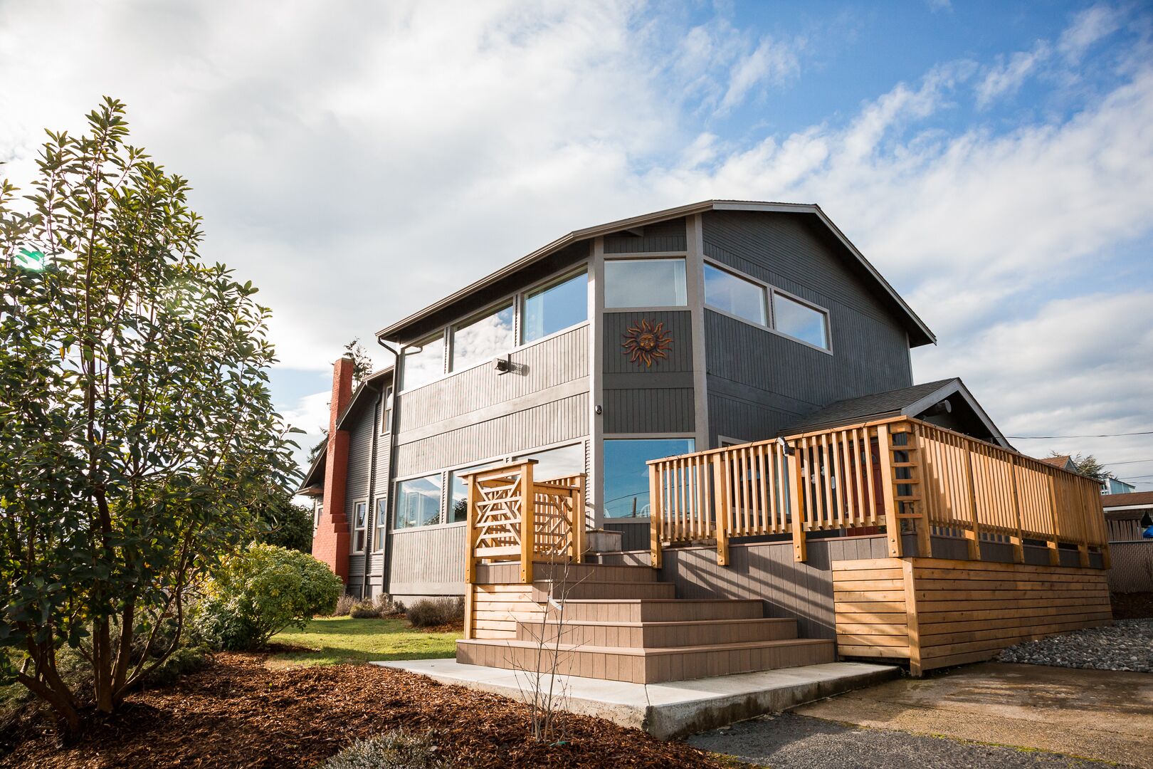 Beautiful sweeping views of Olympic Mountains and Straits of Juan de Fuca