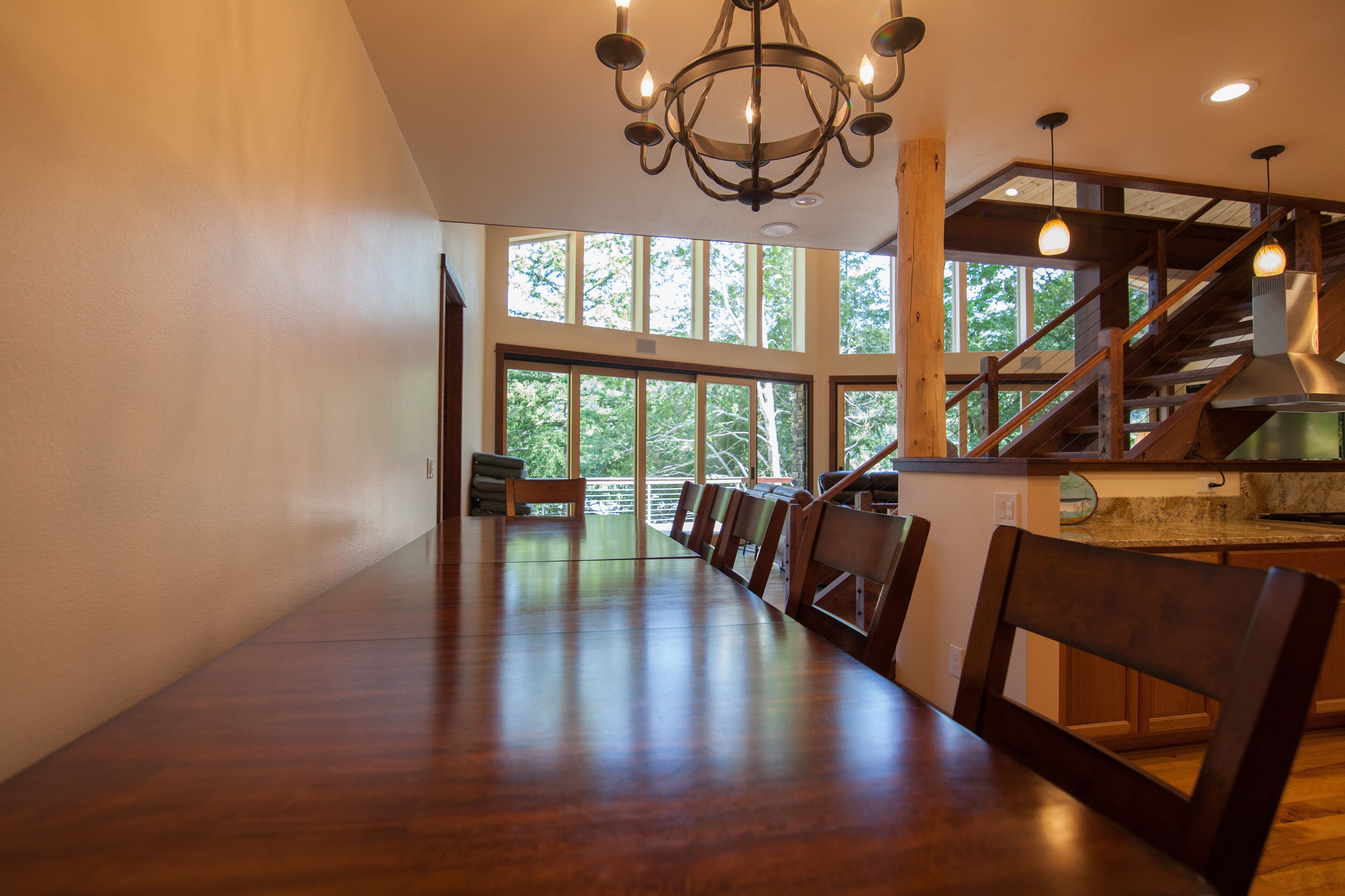 Beautiful Gold Beach Vacation Rental On The Rogue River! Mountains, River & More