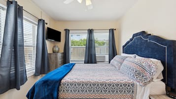 1 habitación, tabla de planchar con plancha, wifi gratis y ropa de cama