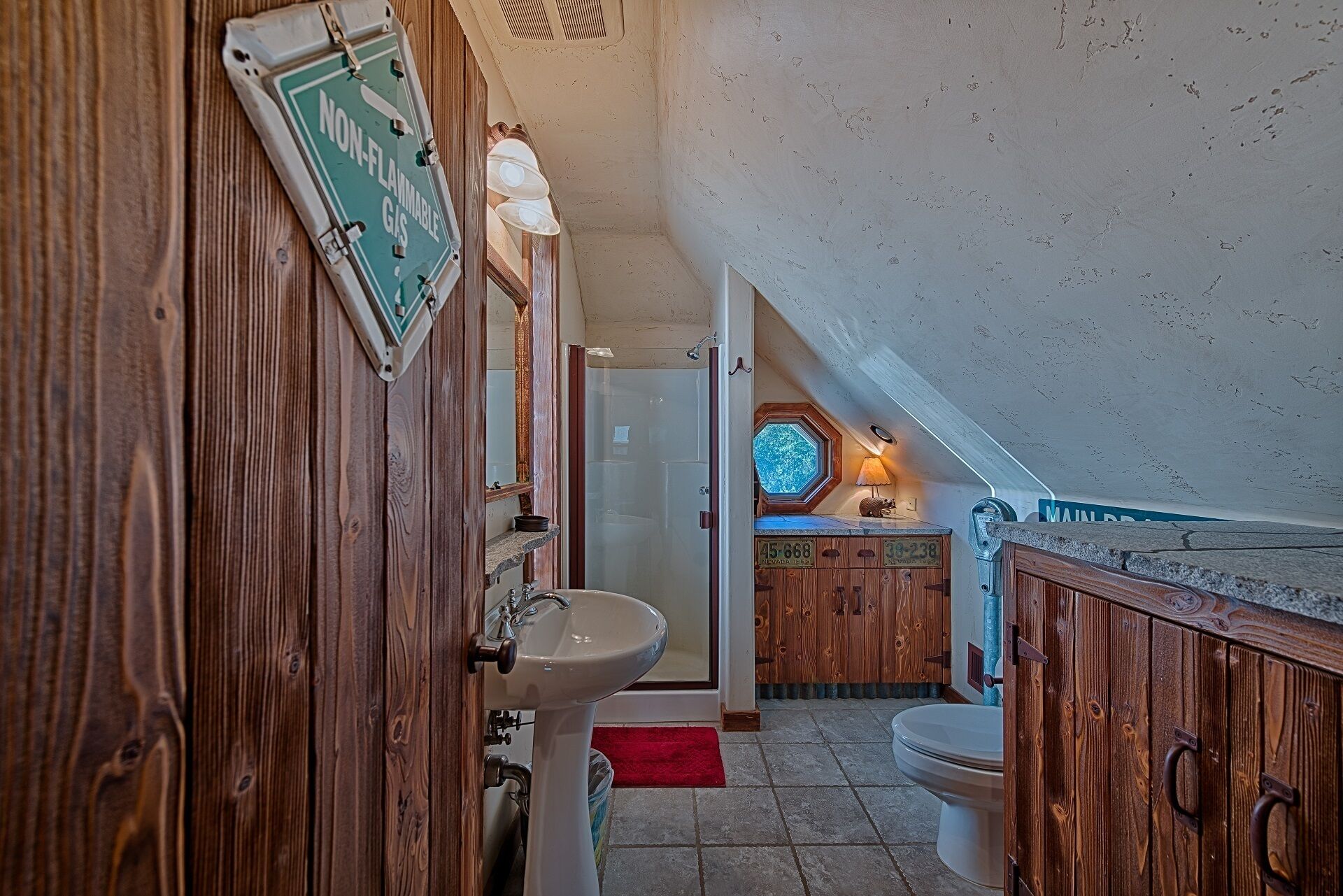 Best Riverfront Suite on 3 acres by Sequoia Park