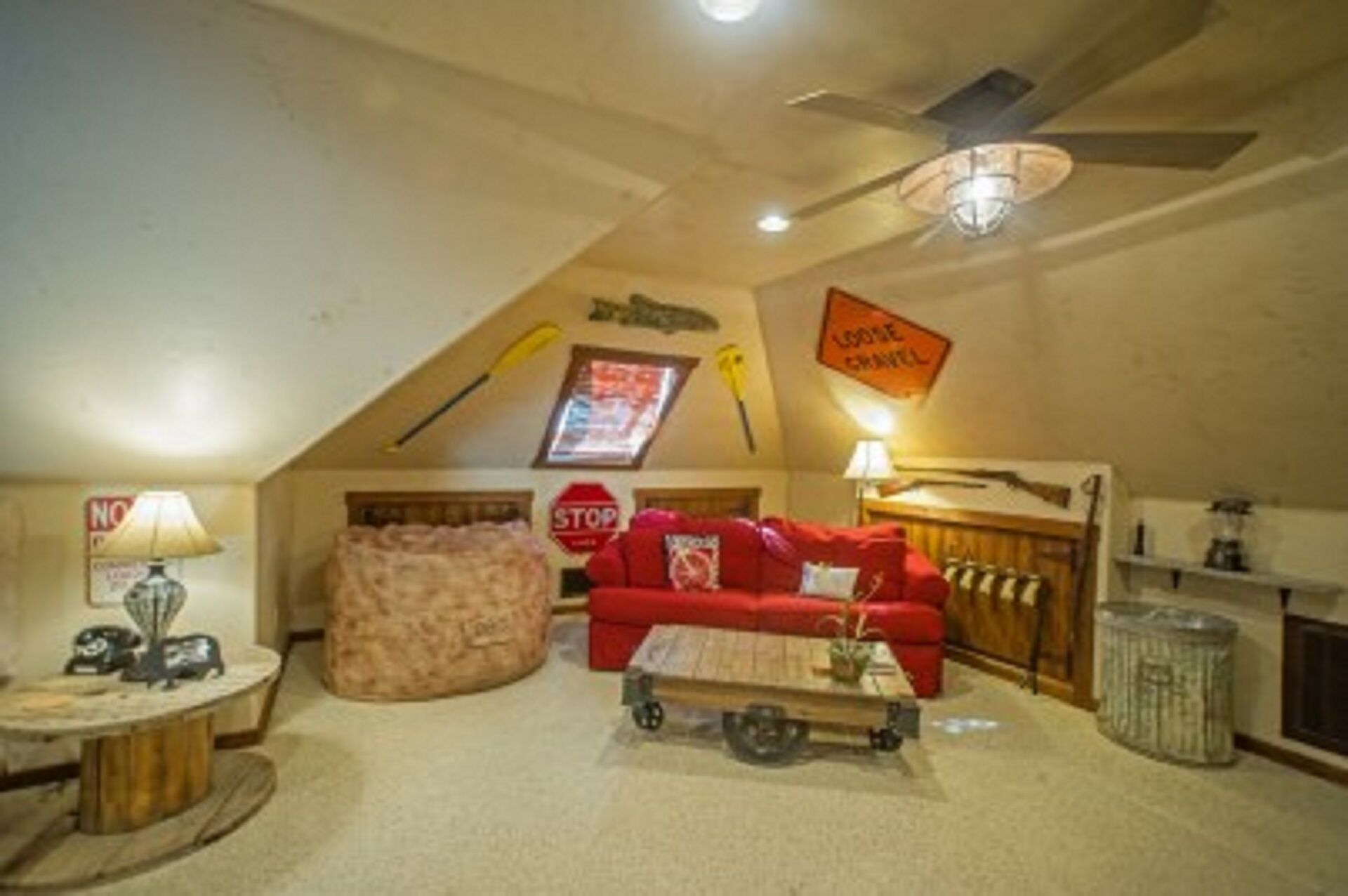 Best Riverfront Suite on 3 acres by Sequoia Park