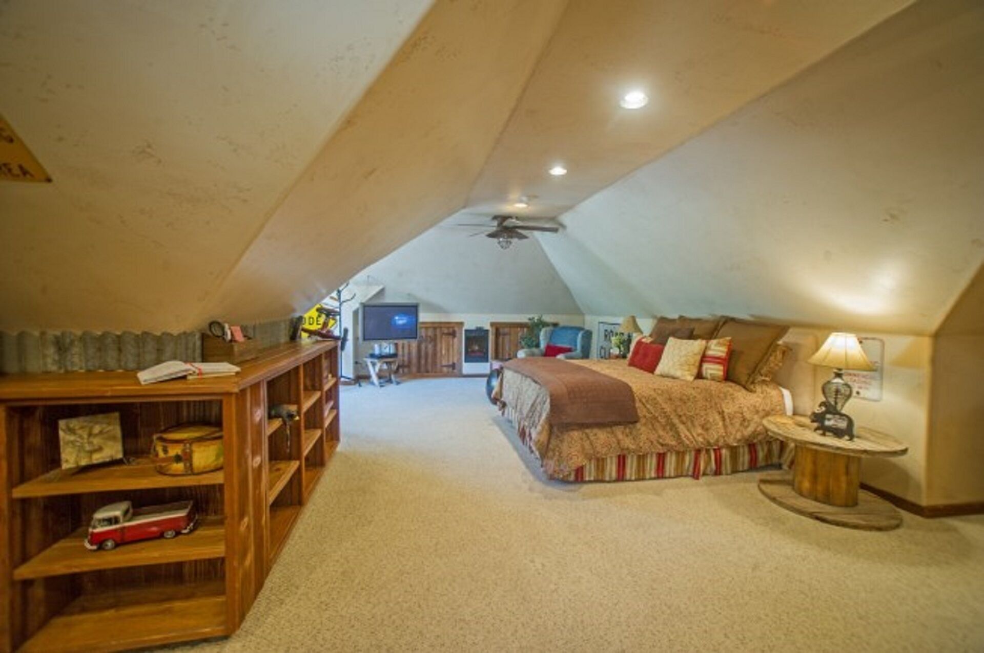 Best Riverfront Suite on 3 acres by Sequoia Park