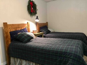 2 bedrooms, desk, iron/ironing board, travel cot