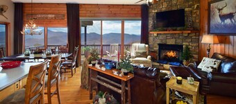 ☆Luxury Cabin☆Panoramic Views ☆3 Kings☆3 Baths☆Fireplace☆3K/1Q/2BB☆Ski Close☆