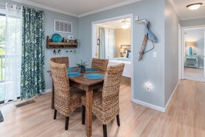 2 makuuhuonetta, silitysrauta/-lauta, ilmainen Wi-Fi, vuodevaatteet