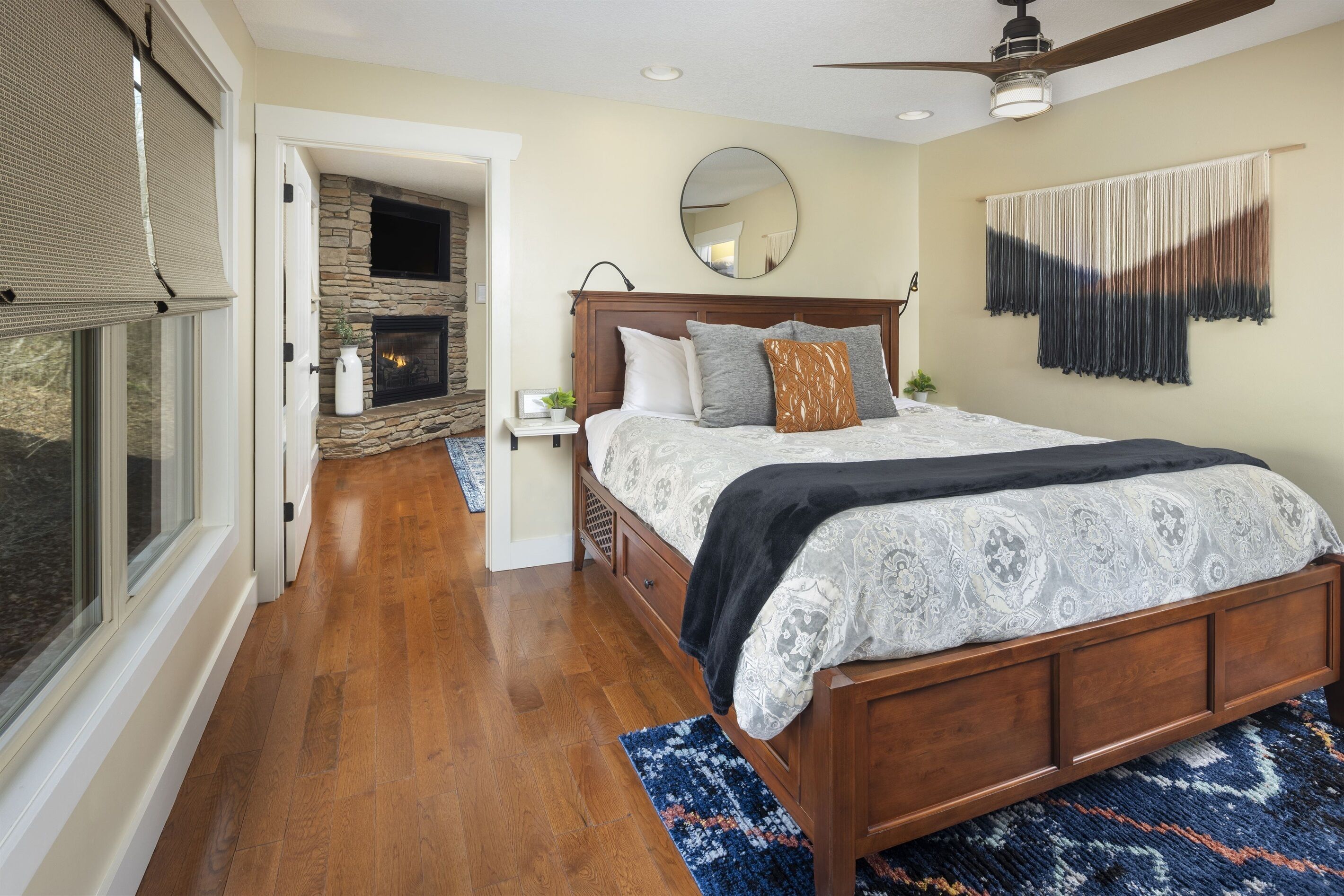 Desk, iron/ironing board, free WiFi, bed sheets