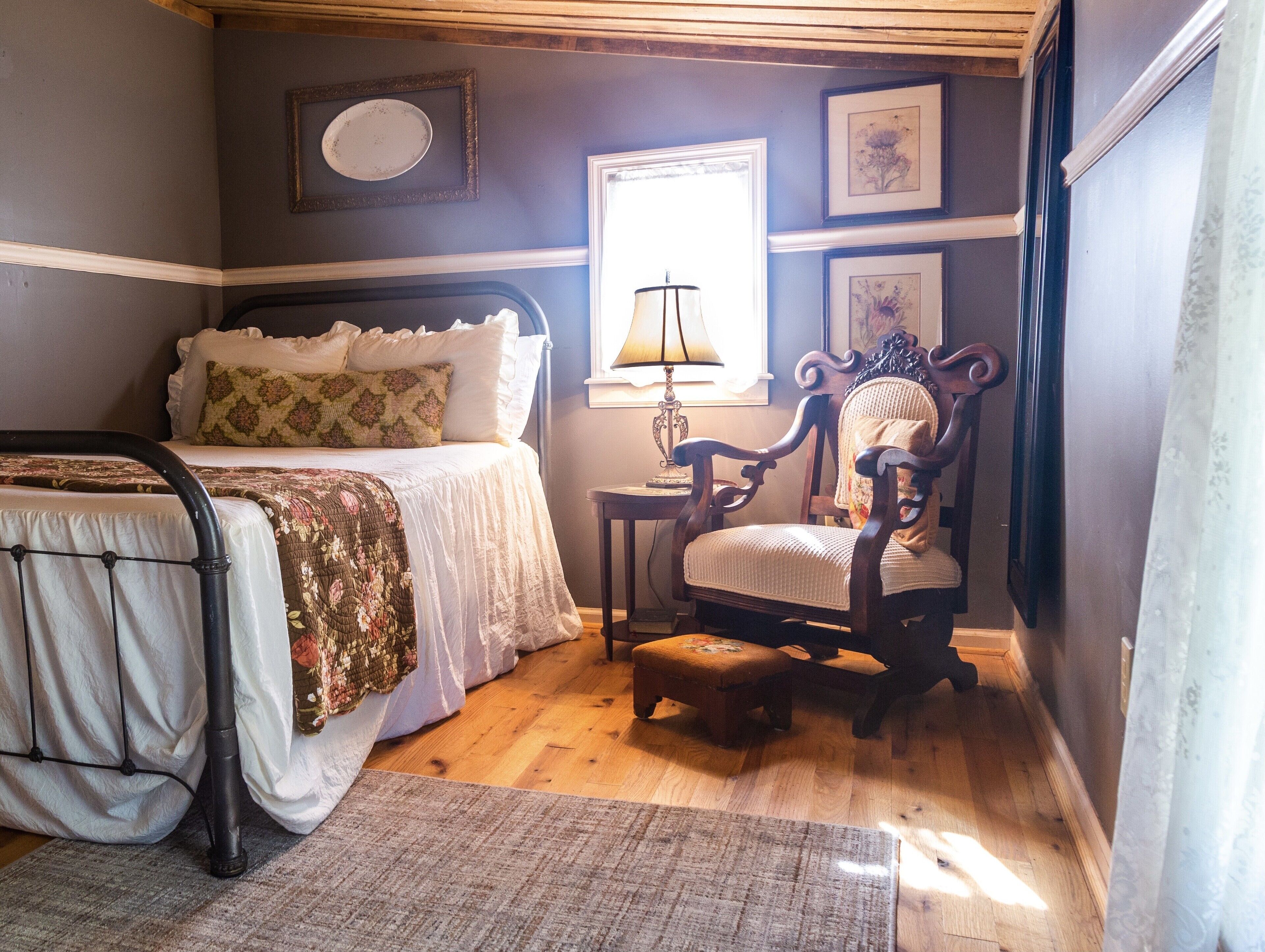 Charming Cottage in Quaint Village