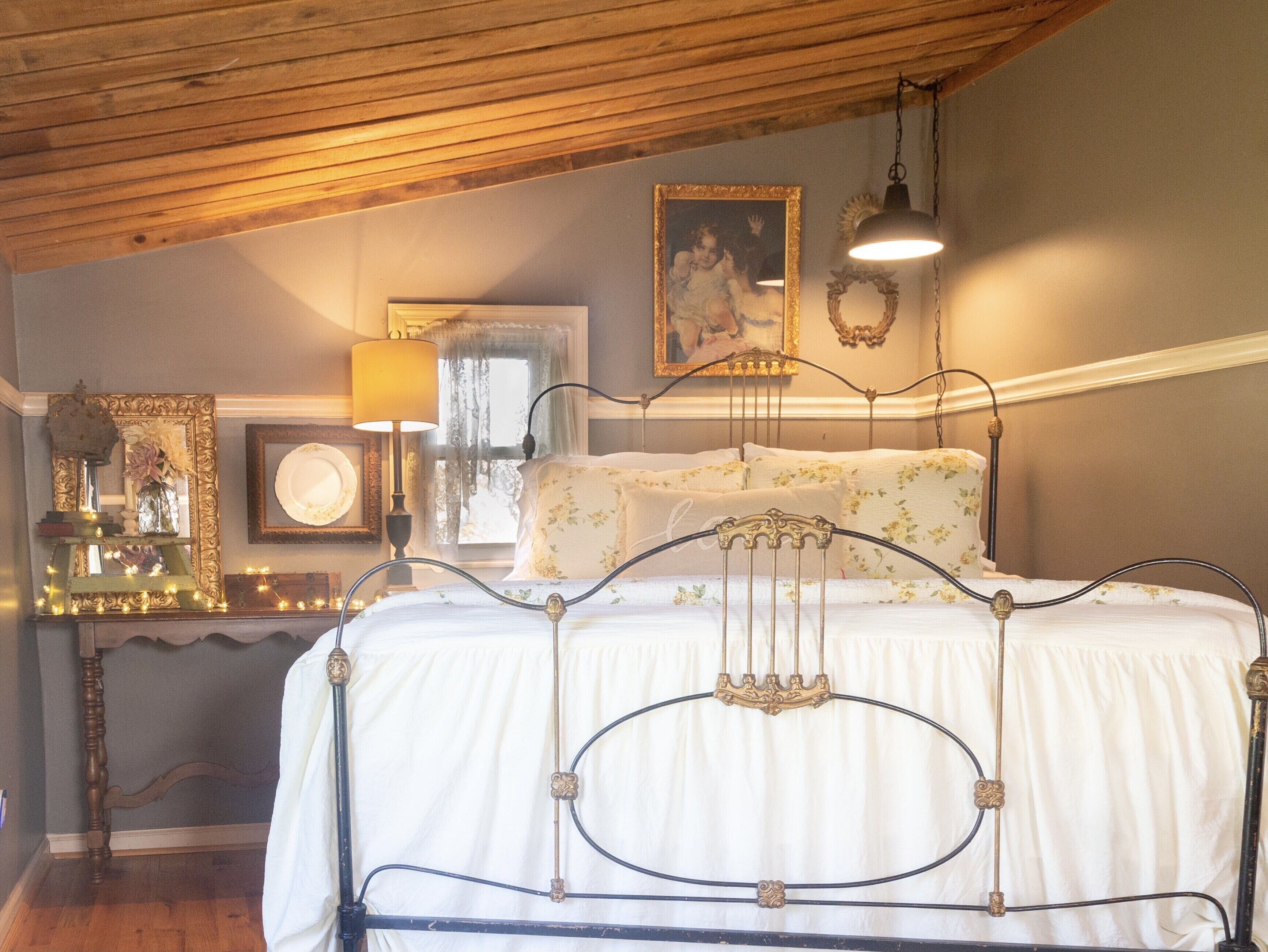 Charming Cottage in Quaint Village