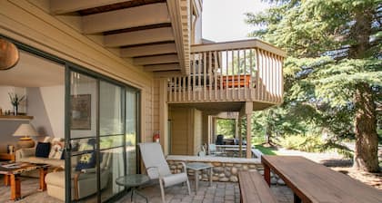 Snow Creek Condo with 2 Bedrooms, 2 Bathrooms and expanded ground level patio !!