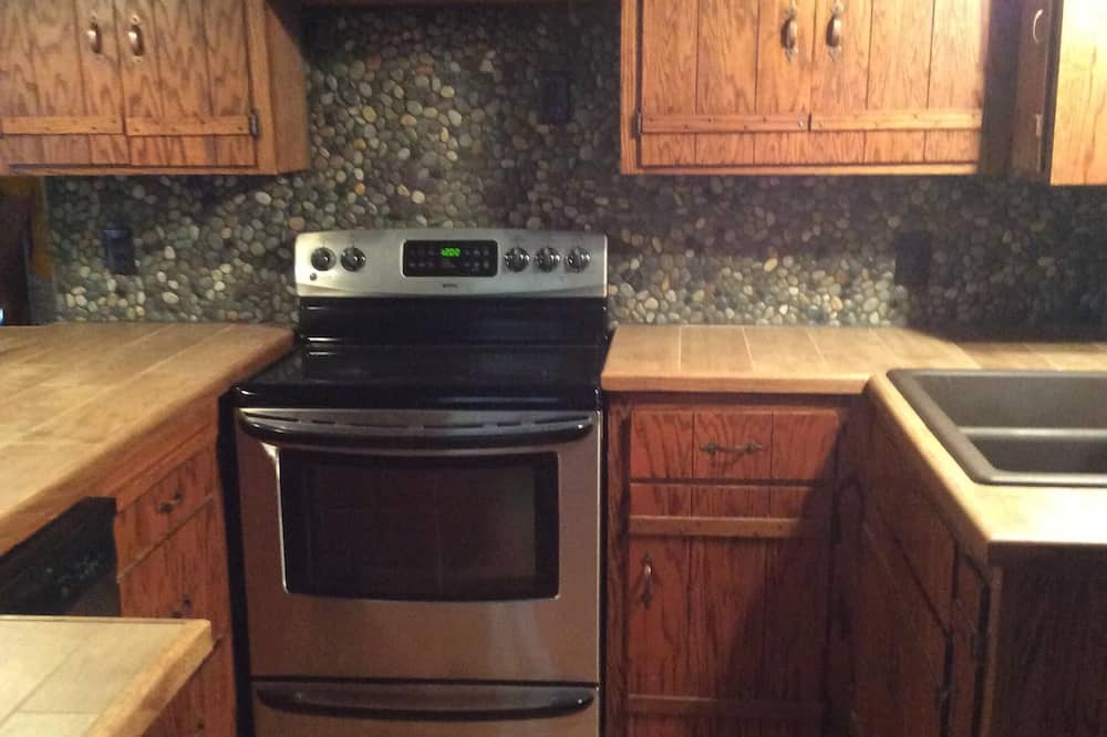 Pinecrest Lake Airbnb & Cheap Cabin Rentals from 95 AirCabins