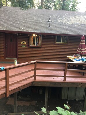 Terrace/patio - Located in a gated community just minutes from Dodge Ridge and Pinecreast Lake (Long Barn)