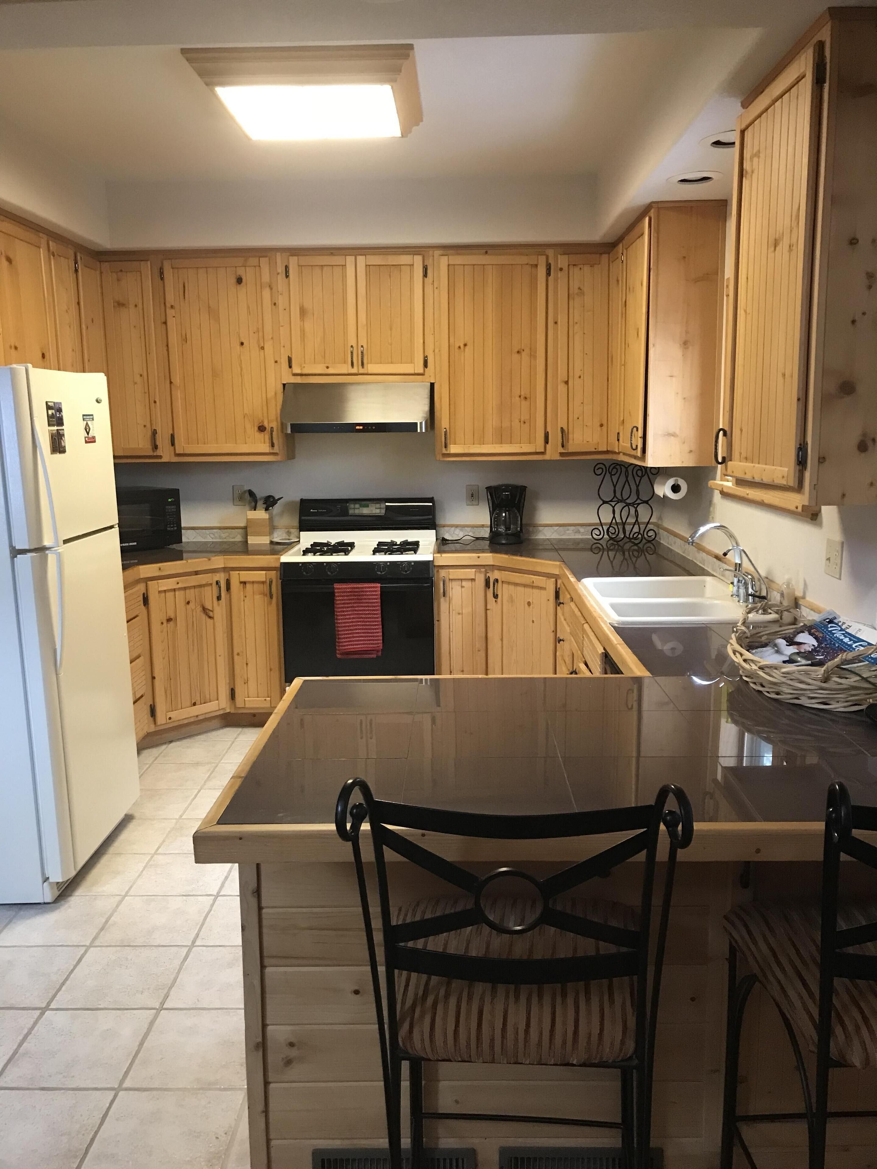 Beautiful Grand Lake year-round cabin, lake views, 2 minutes to town, 10 to RMNP