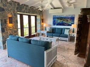 Smart TV, books, stereo