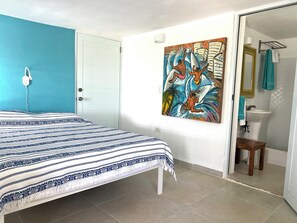3 bedrooms, desk, iron/ironing board, free WiFi