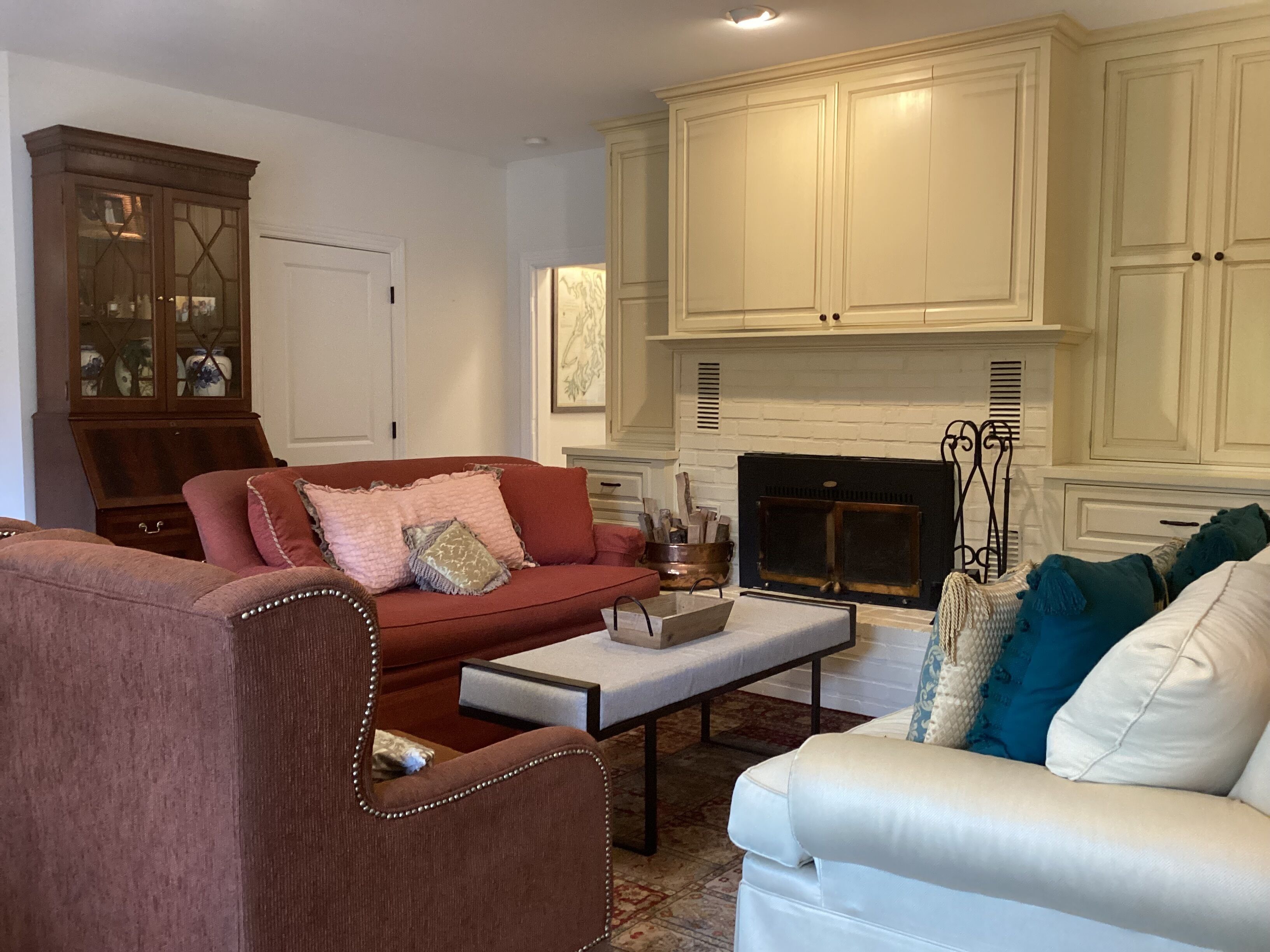 Green Gable Inn -- Grand 5 Acre Estate Across from Puget Sound 3 BR 2 bath.