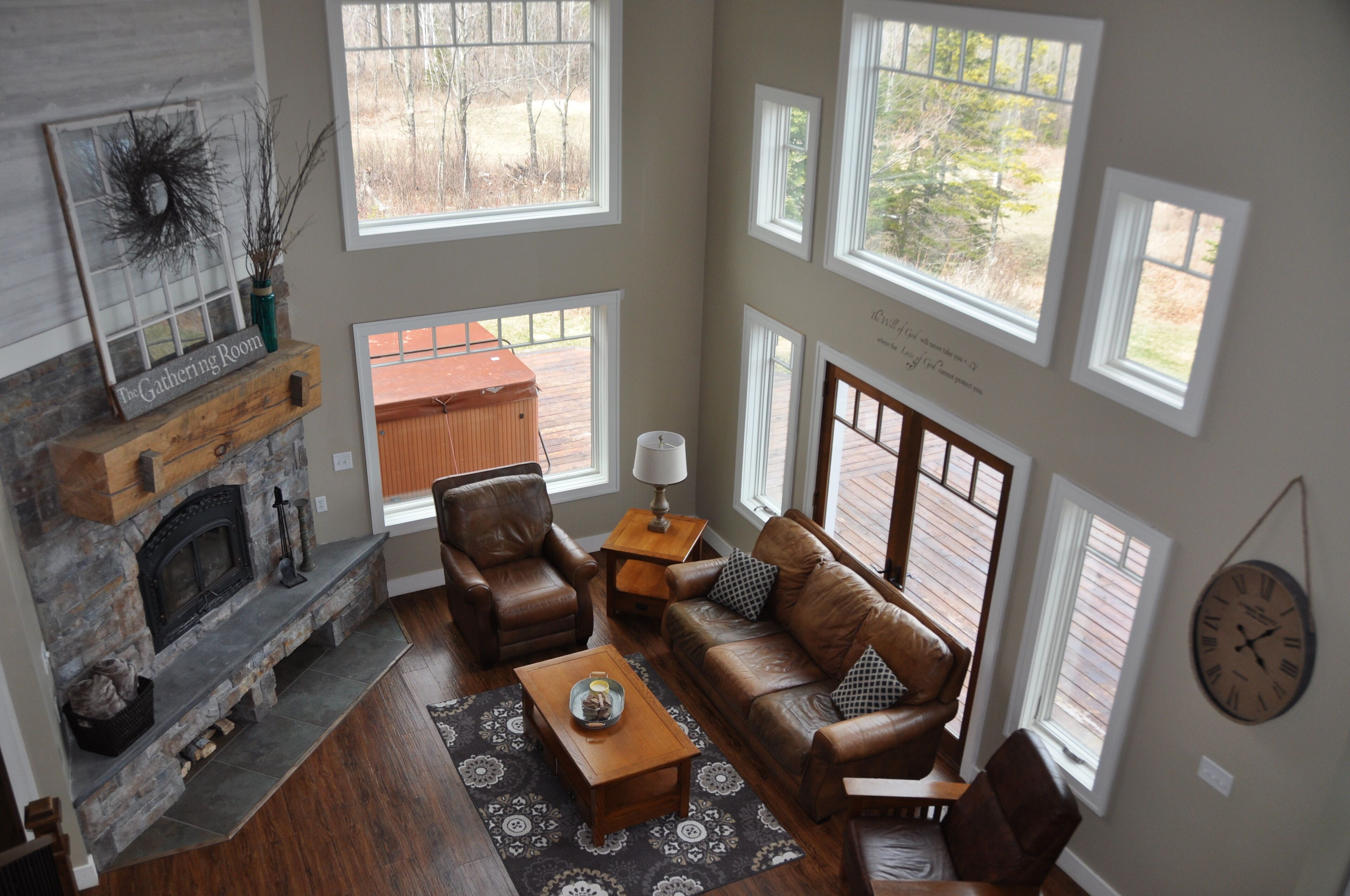 Luxury And Privacy On 10 Acres / 3800 Sq Ft Chateau Overlooking Lake Superior