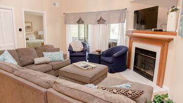 Smart TV, fireplace, DVD player
