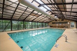 Piscine intérieure, piscine chauffée