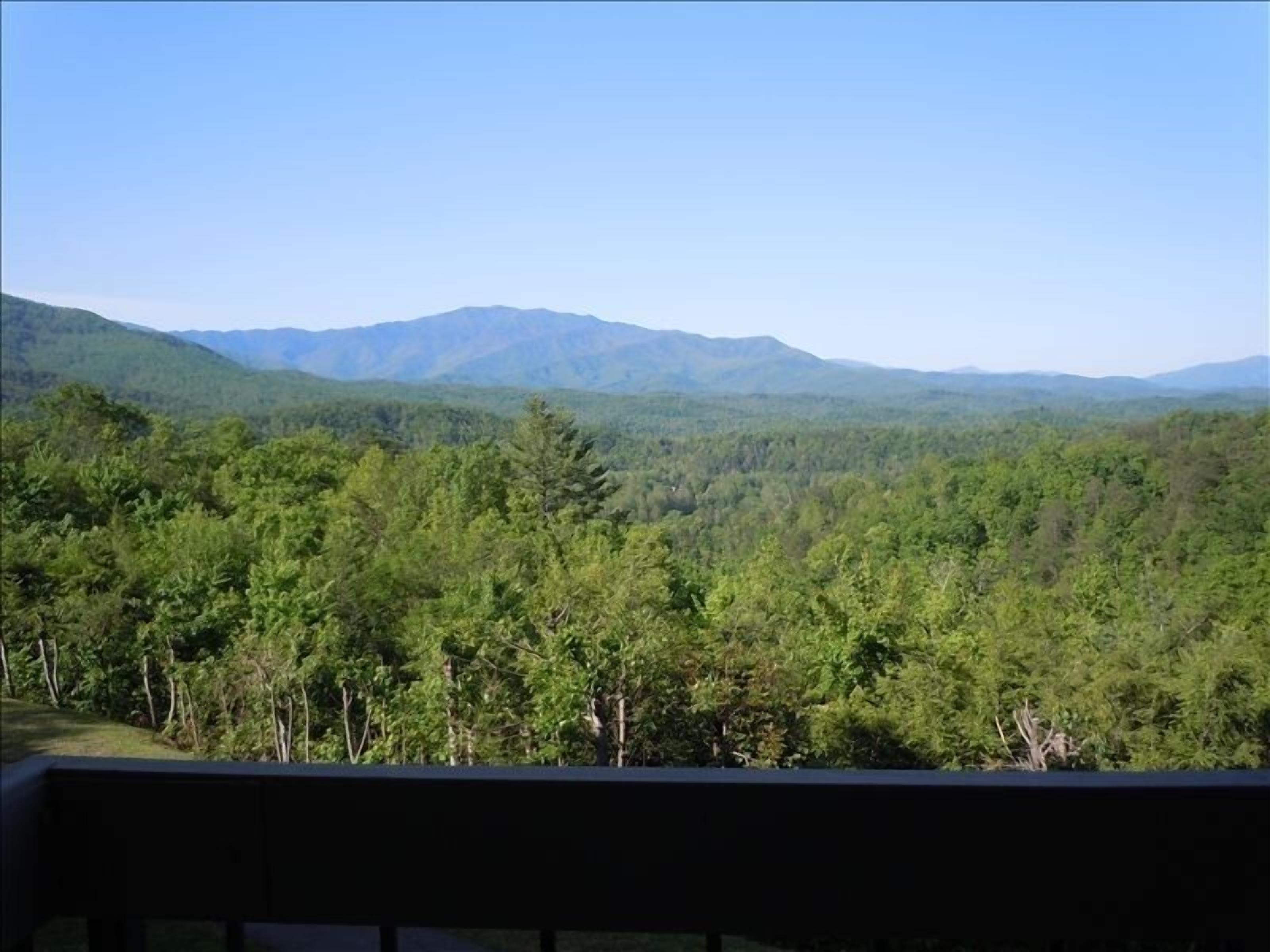 'Ultimate Gatlinburg Getaway'...Spectacular Mountain Views..