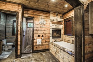 Bathtub, hair dryer, towels, soap - Off The Record - Couples Cabin, Farmhouse Style, Sleeps 4, High-End Amenities (Broken Bow)