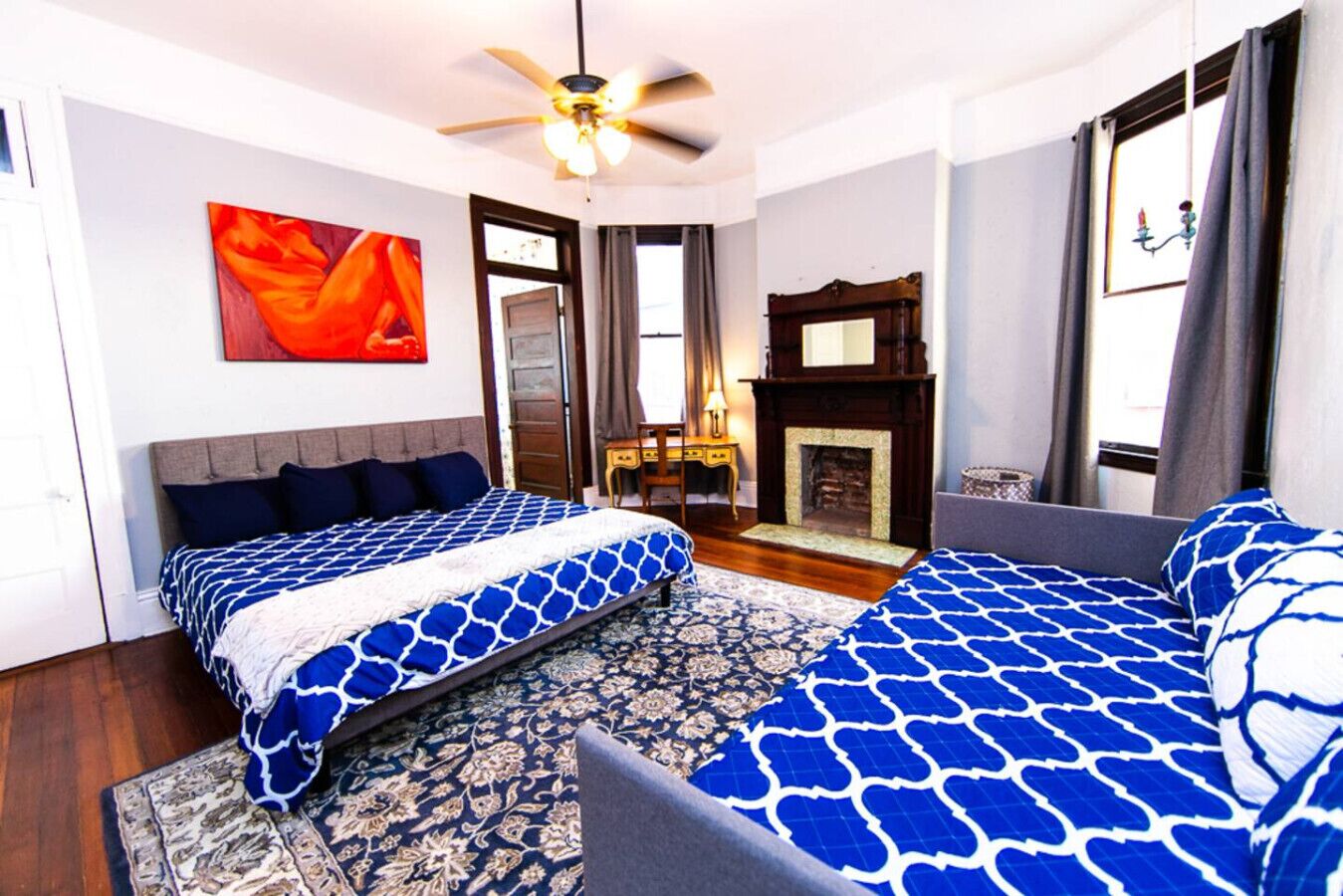 5 間睡房、書桌、熨斗/熨衫板、可攜式嬰兒床