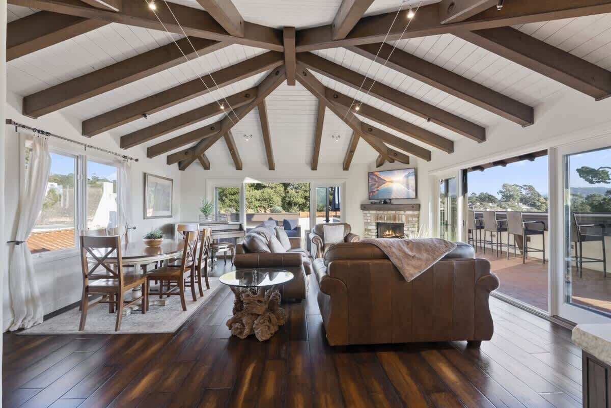 Unmatched Penthouse W / 5 Star Location - Carmel-by-the-Sea, CA