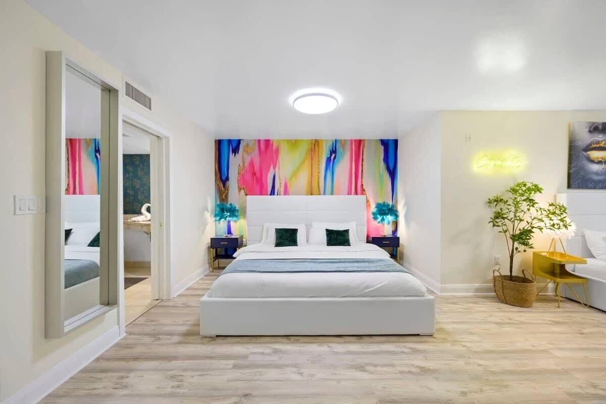 Iron/ironing board, free WiFi, bed sheets