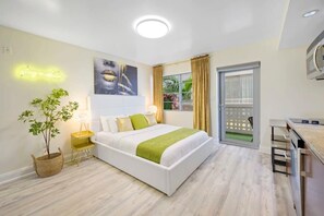 Iron/ironing board, free WiFi, bed sheets