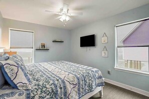 3 bedrooms, iron/ironing board, travel crib, free WiFi