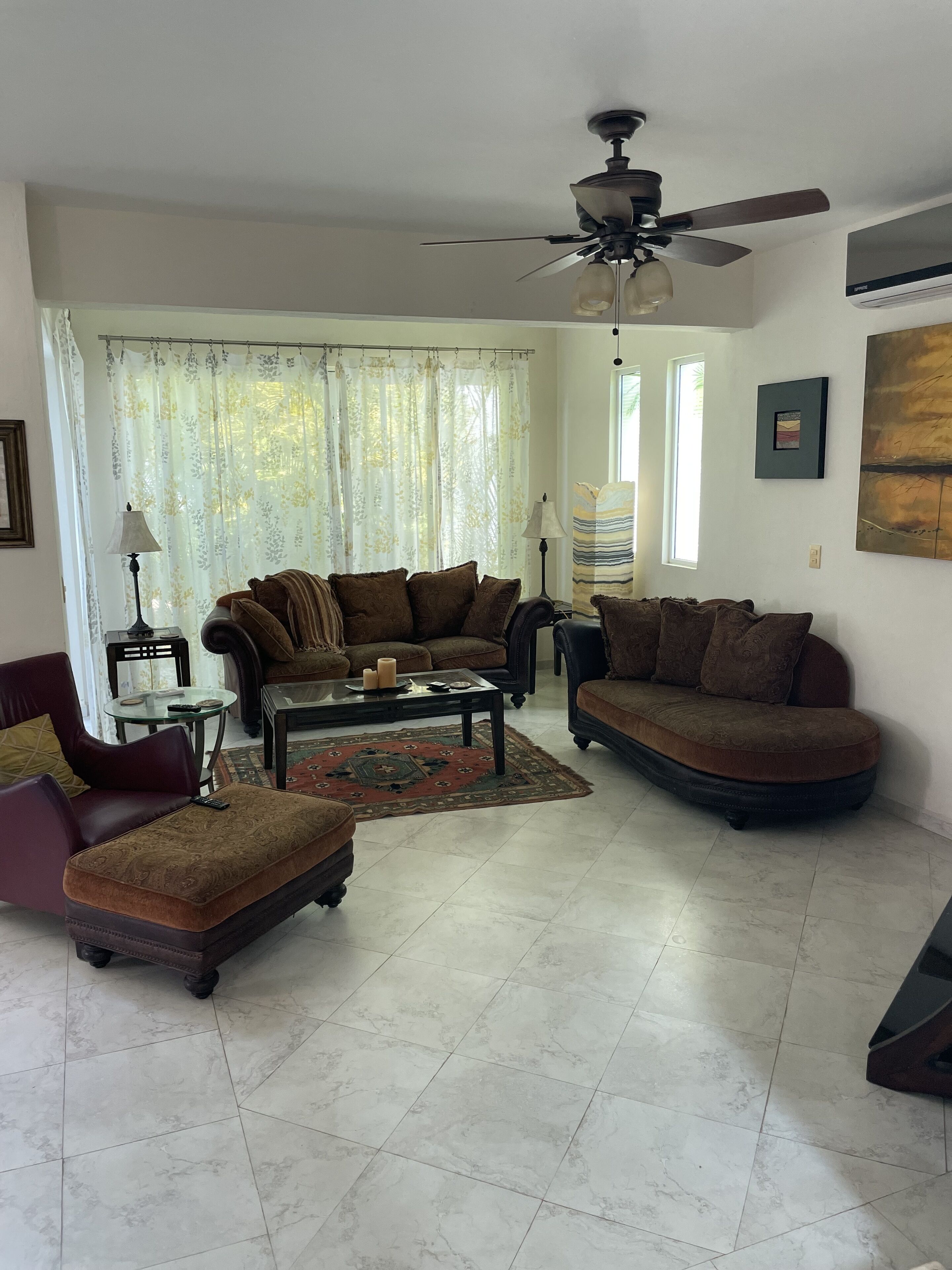 Nov - Dec Price Reduction - Casa Elena ~ 3 Bedroom, 4 Bath Villa. Great Location