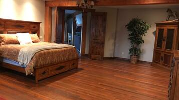 6 bedrooms, iron/ironing board, travel cot, free WiFi