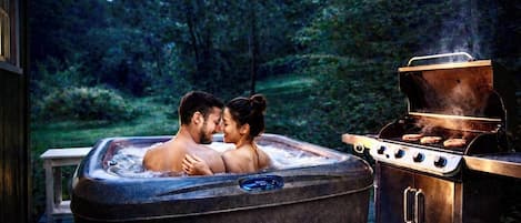 Tina de hidromasaje al aire libre