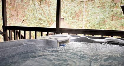 Whispering Creek on Brown Bear - Creekside Cabin