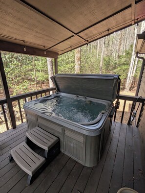 Tina de hidromasaje al aire libre