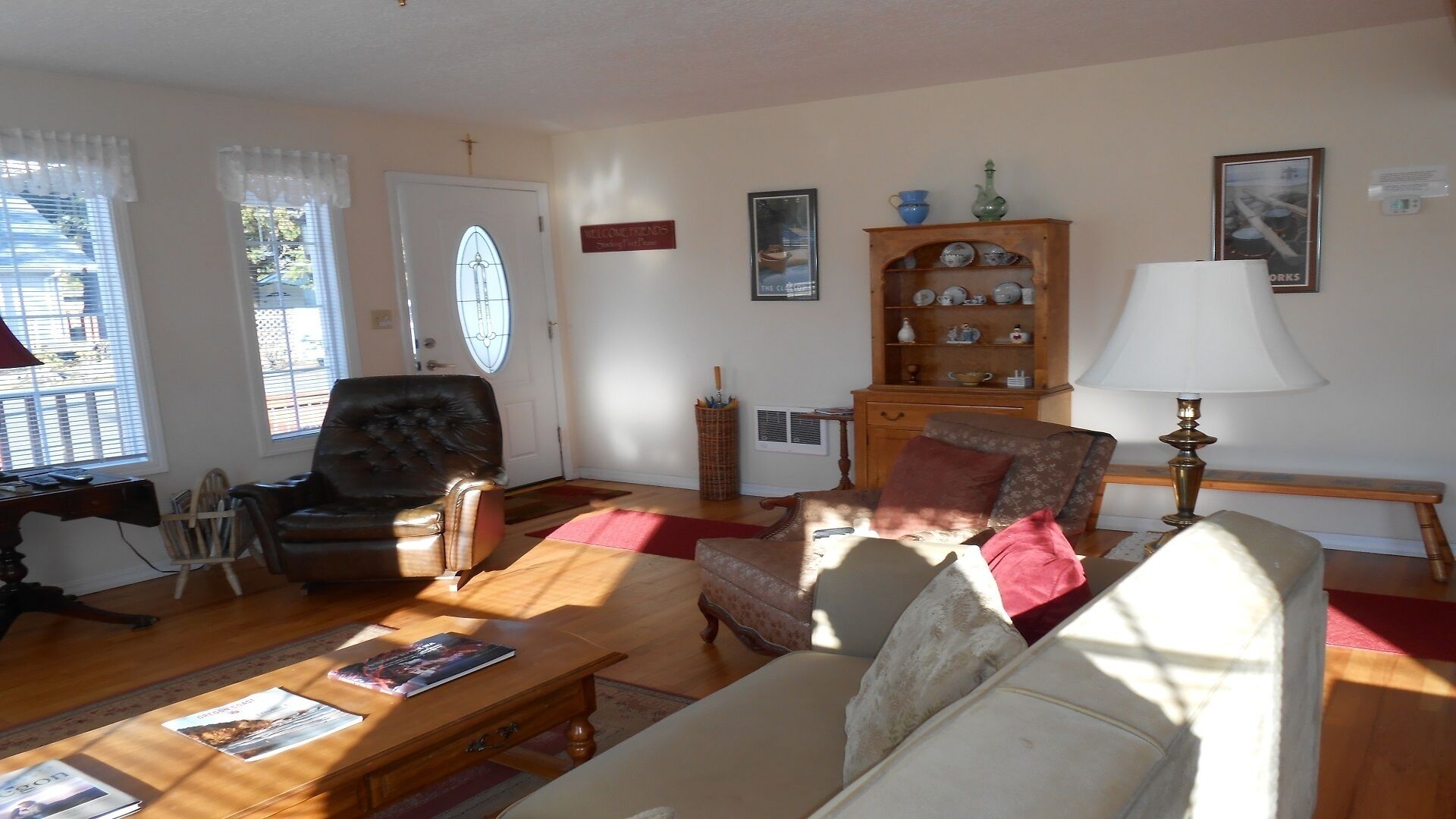 3 bedroom, 1 bath with bonus loft area - Newly Remodeled Bathroom