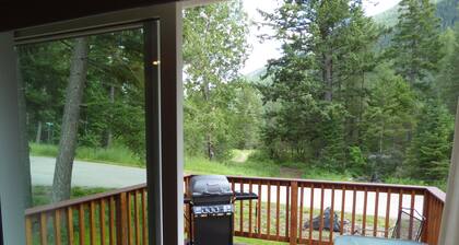 GLACIER PARK AND SF FLATHEAD RIVER NEARBY!! W GLACIER 12 MILES, RIVER 200 YARDS