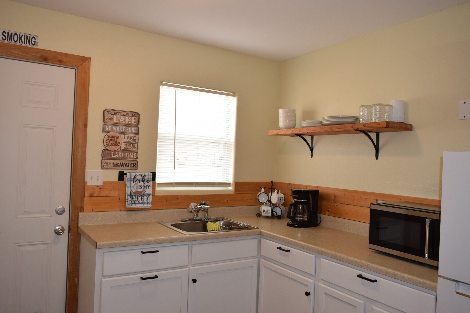 Microwave, coffee/tea maker