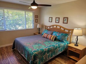 2 bedrooms, iron/ironing board, WiFi, bed sheets - Golf Course Views,  Kona Condo, Summer Deals! (Kailua-Kona)