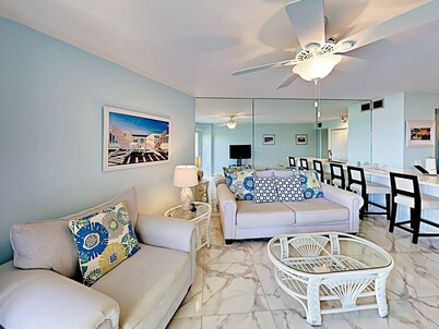 Its an enjoyable two bed/bath unit with pleasant view of the marina and 0cean.