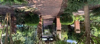 Athens Guesthouse—New Construction in Historic District