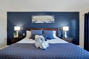 6 bedrooms, iron/ironing board, travel cot, WiFi - Amazing 6B/4B WH Disney Home- free pool & spa heat (Kissimmee)