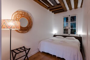 1 chambre, fer et planche à repasser, Wi-Fi gratuit, draps fournis