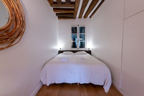 1 chambre, fer et planche Ă repasser, Wi-Fi gratuit, draps fournis