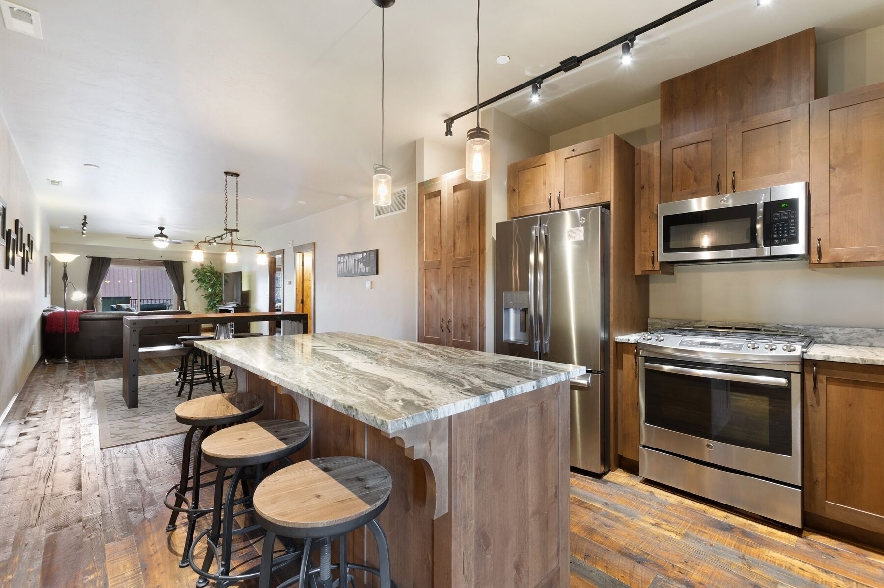 Baker Loft 202 - Stunning Condo in the heart of Downtown! Private Hot tub!!