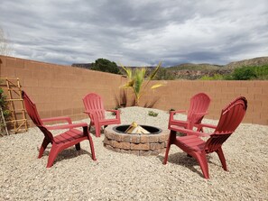 المنطقة المحيطة بالمنشأة